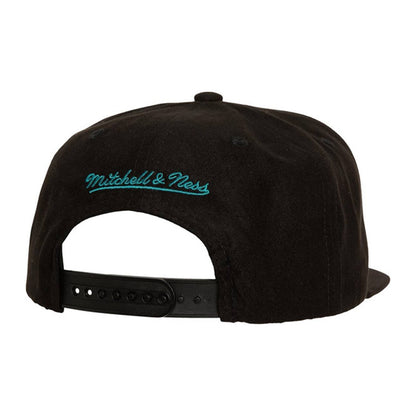 Mitchell & Ness San Antonio Spurs Sweet Suede Snapback — Black, view 2
