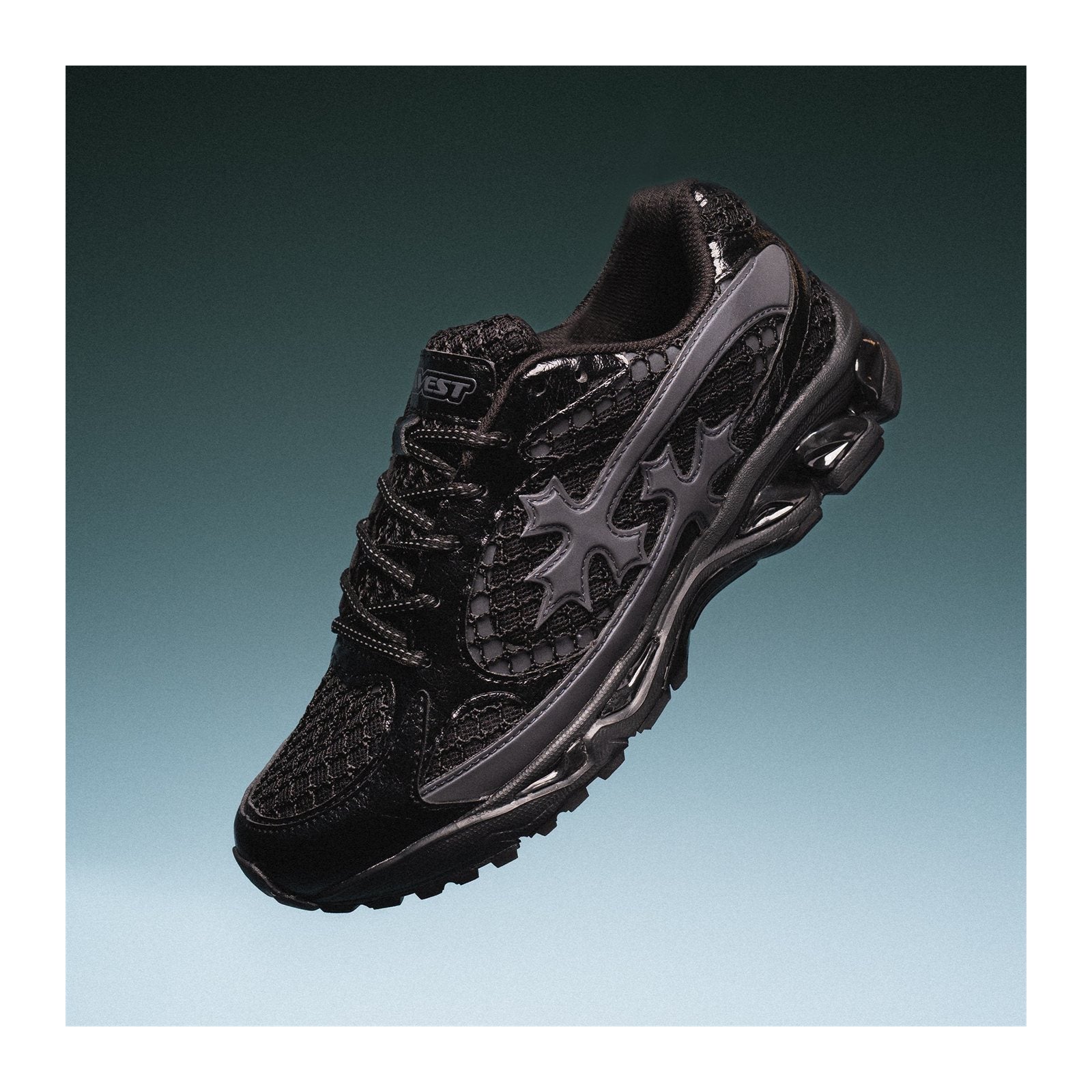 Bravest Studios Kross Kountry Runner — Triple Black